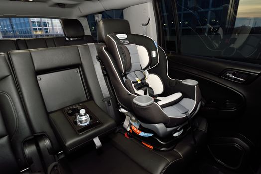 sicurezza bambini in auto