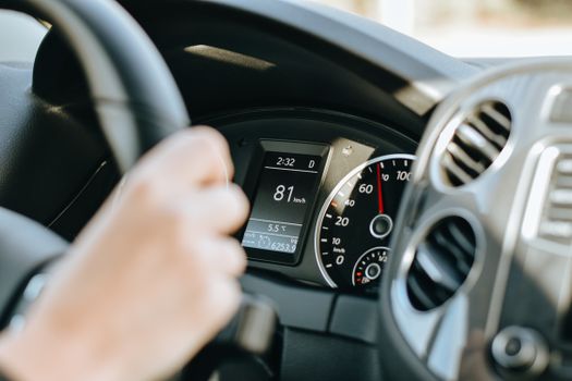 errori limiti velocità tesla