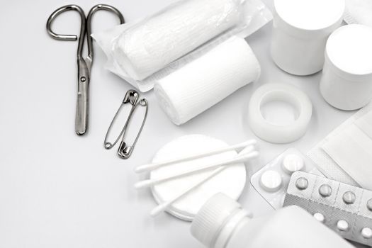 kit pronto soccorso auto omologato